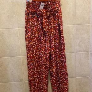 NWT A&F Abercrombie & Fitch Wide Leg Boho Ditsy Floral Red Pants Tie Waist New L
